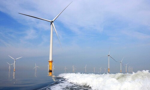 Đề xuất nâng công suất điện gió ngoài khơi lên 15-20 GW vào năm 2030